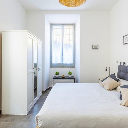 Hostly - Nicole Apartment Volturno- Full Rome Center Extérieur photo
