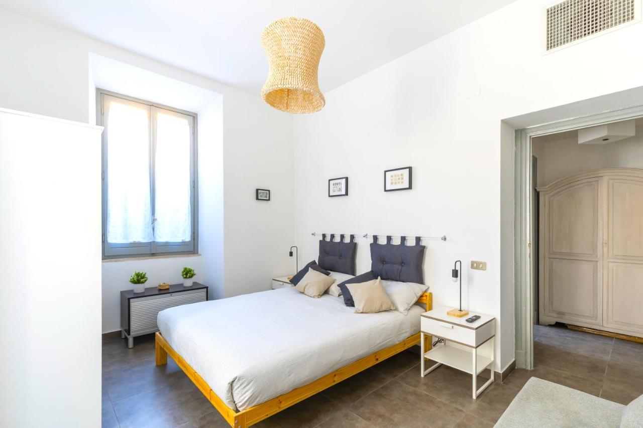 Hostly - Nicole Apartment Volturno- Full Rome Center Extérieur photo